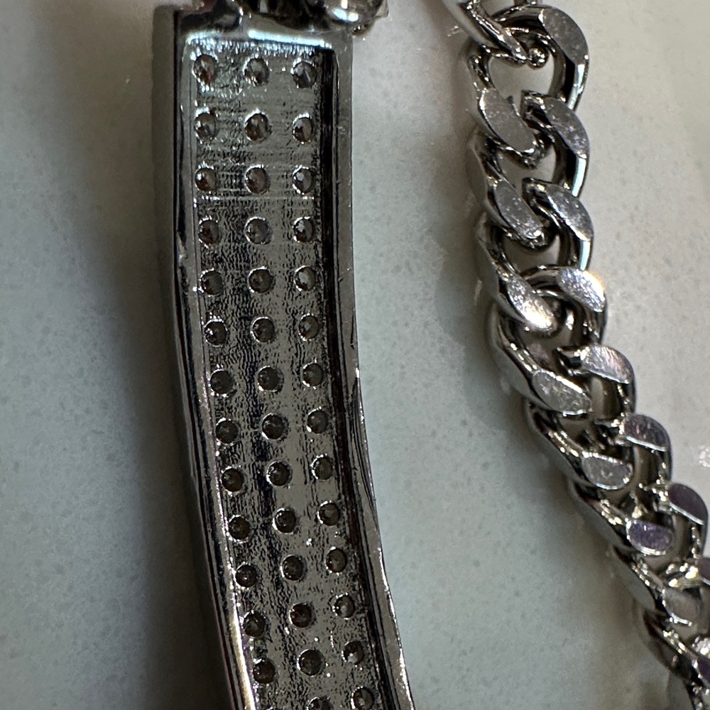 Elegant Silver Bracelet with Sparkling Accents - Picture 4 of 11